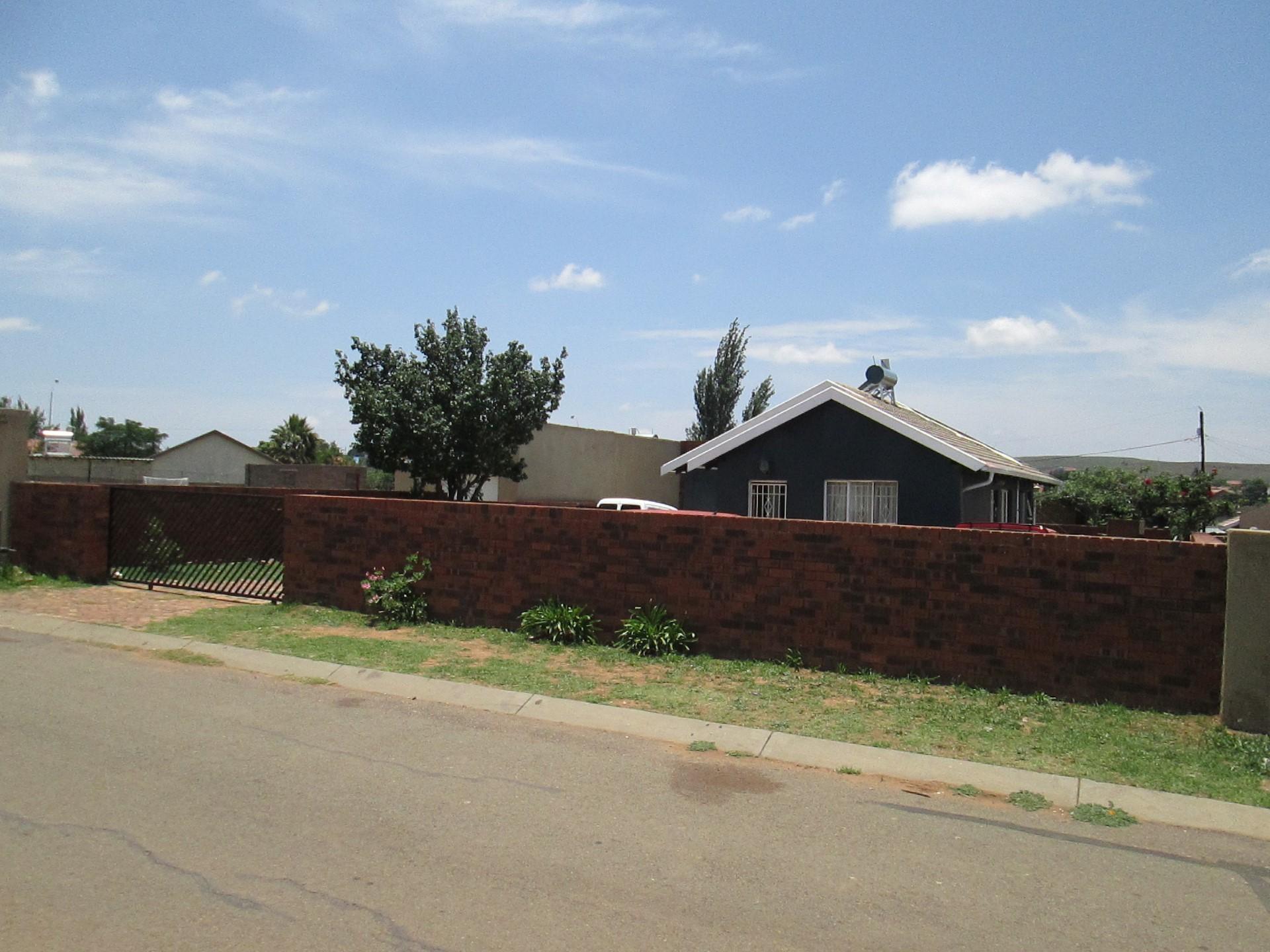 Front View of property in Lenasia South