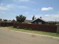 2 Bedroom 1 Bathroom House for Sale for sale in Lenasia South