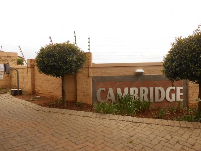 2 Bedroom Apartment for Sale For Sale in Roodepoort - Home Sell - MR121129