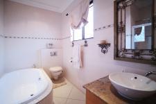 Bathroom 3+ - 11 square meters of property in Boardwalk Manor Estate