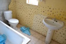 Main Bathroom - 13 square meters of property in Motherwell