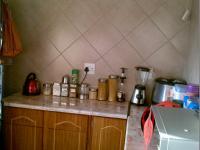 Kitchen - 6 square meters of property in Ravensklip