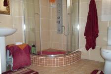 Bathroom 1 - 6 square meters of property in Moorreesburg