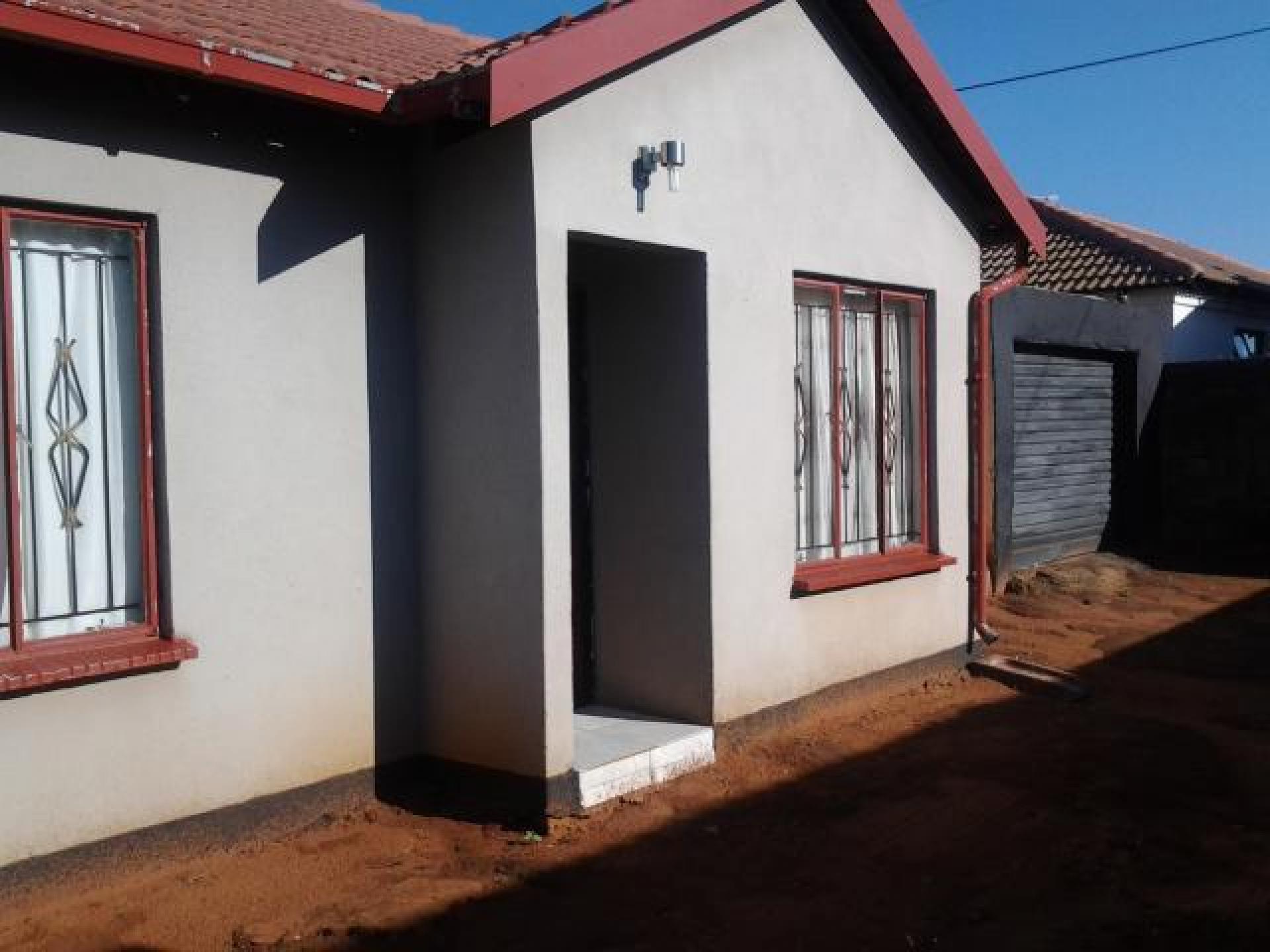 Front View of property in Protea Glen