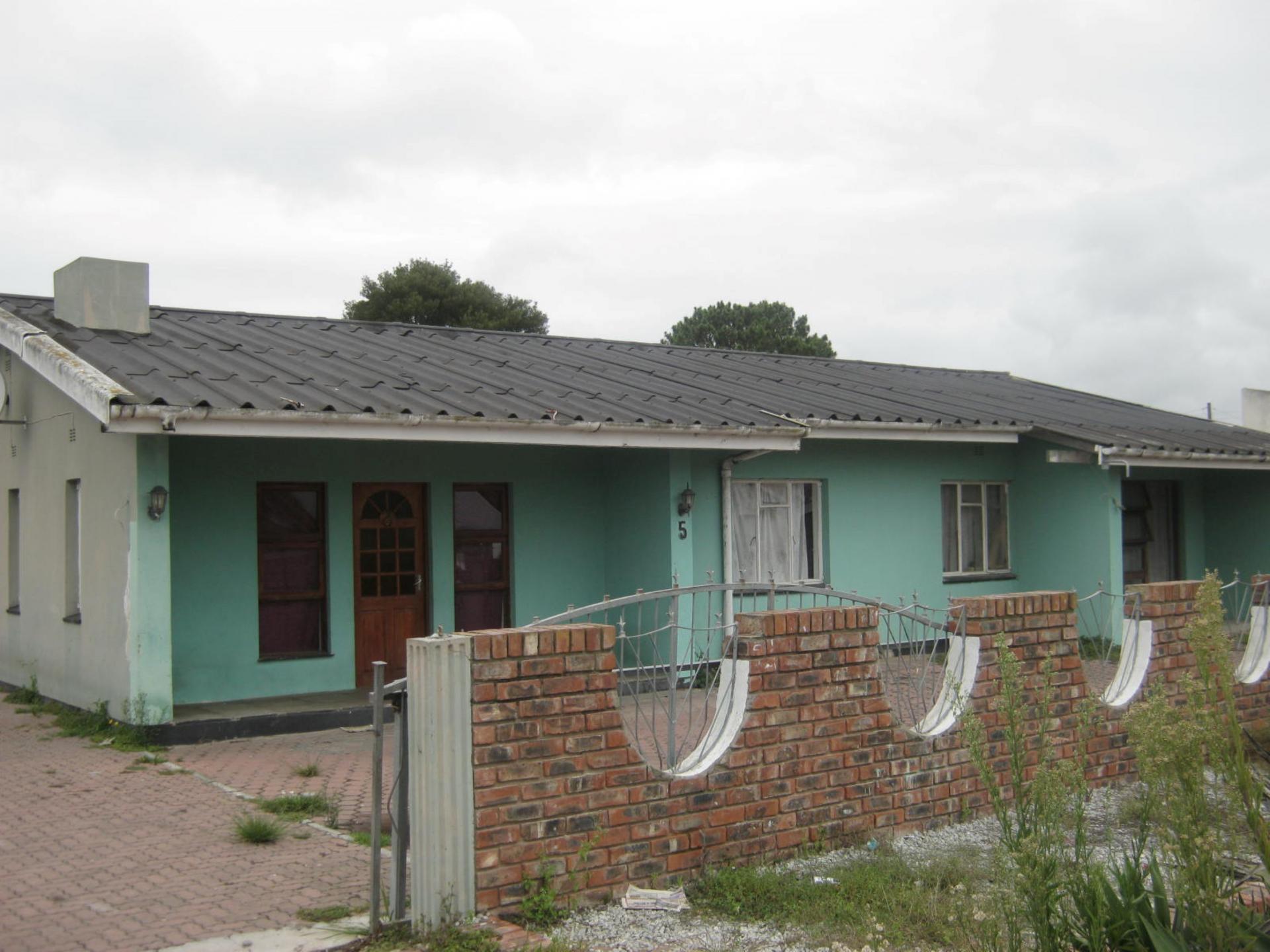 Front View of property in Pacaltsdorp