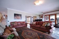 Lounges - 85 square meters of property in Woodhill Golf Estate