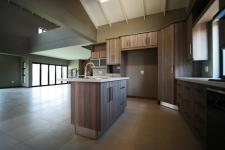Kitchen - 20 square meters of property in The Meadows Estate