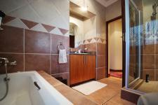Bathroom 1 - 8 square meters of property in Woodlands Lifestyle Estate