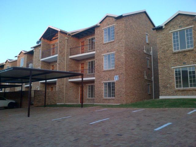 2 Bedroom Apartment for Sale For Sale in Kempton Park - Private Sale - MR121691