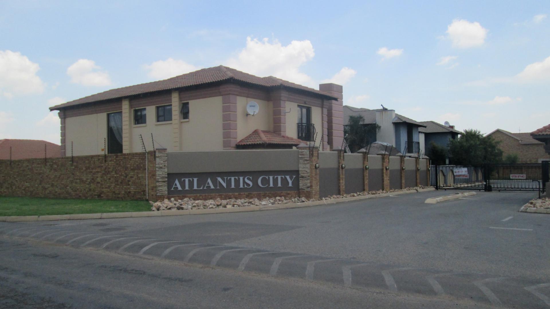 Front View of property in Sonneveld