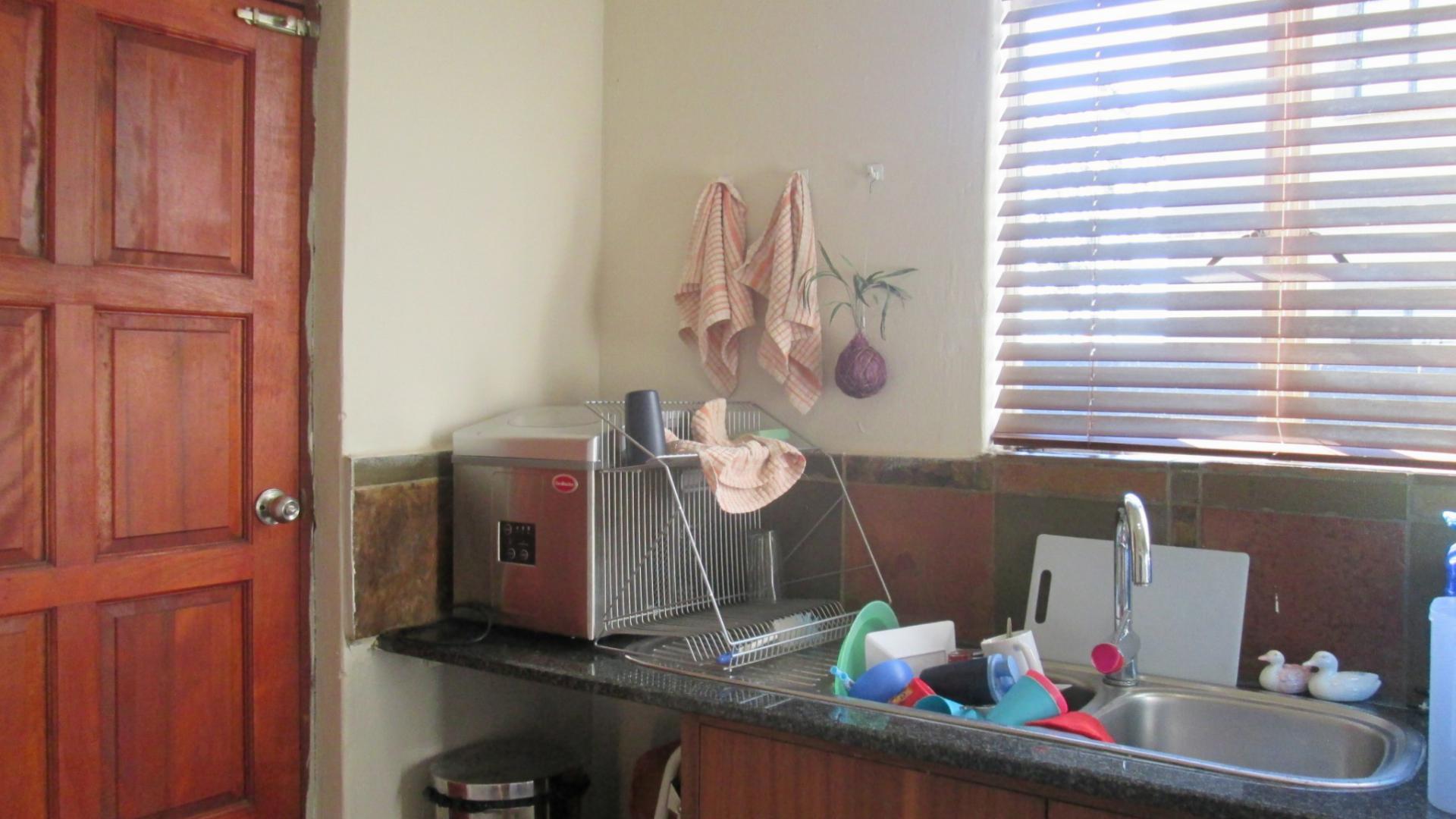 Scullery - 7 square meters of property in Sonneveld