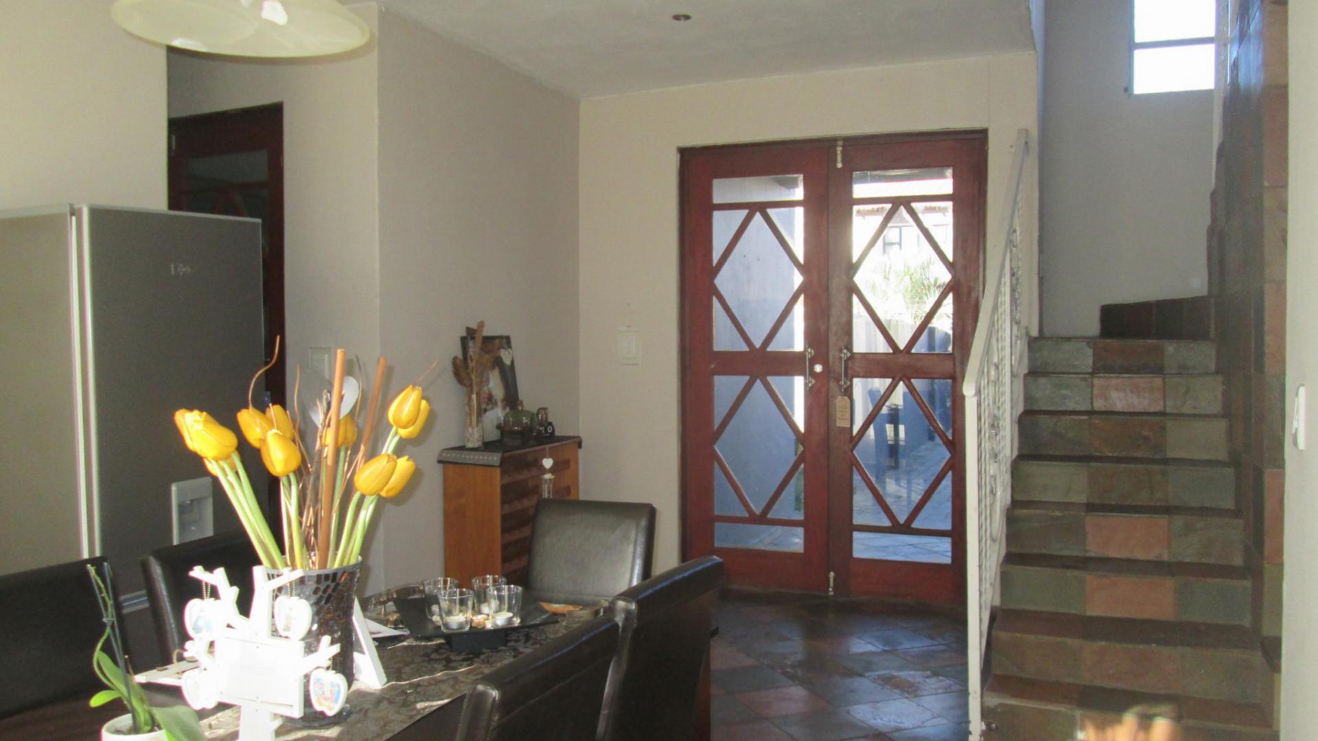 Dining Room - 12 square meters of property in Sonneveld