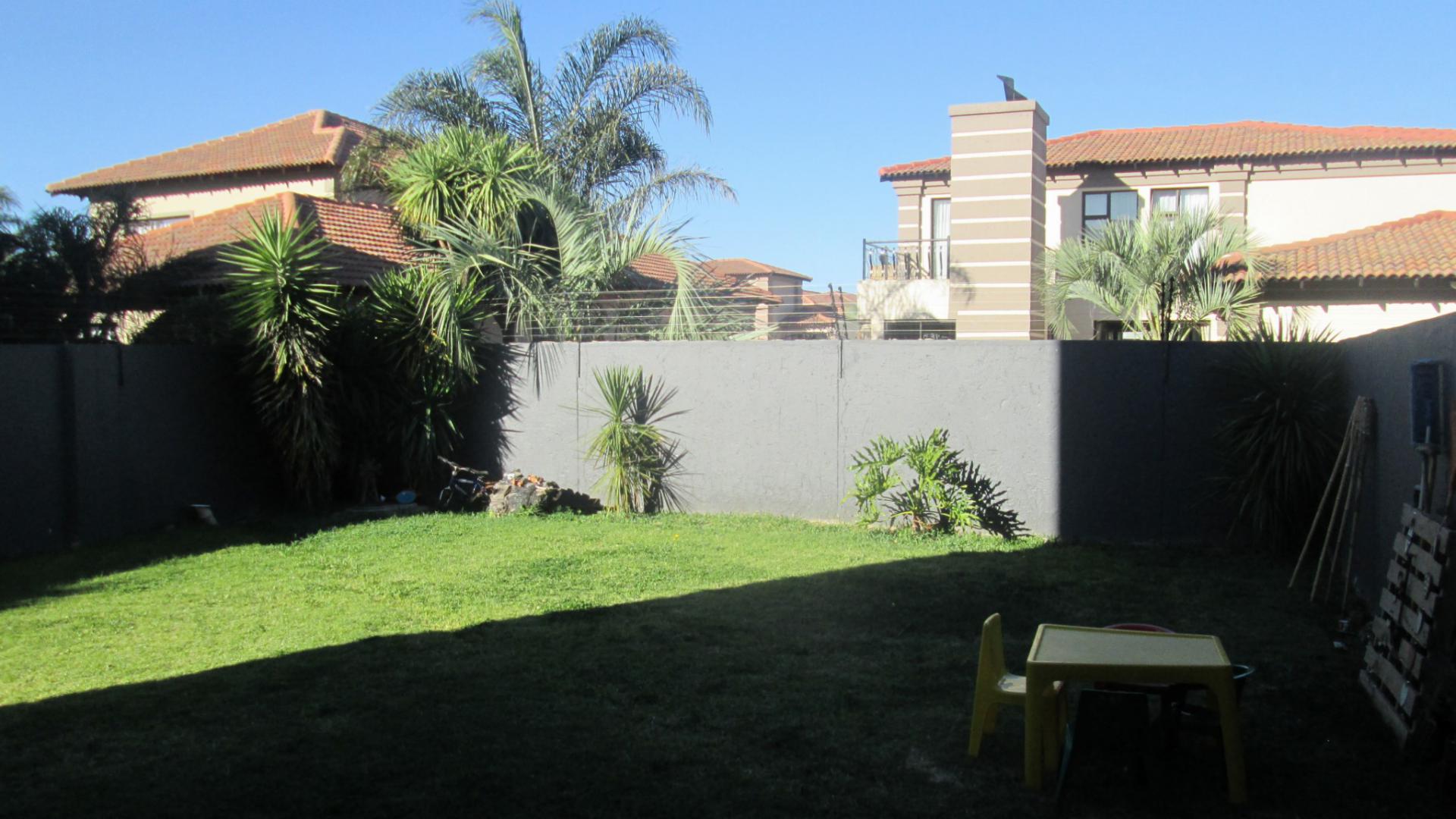 Garden of property in Sonneveld