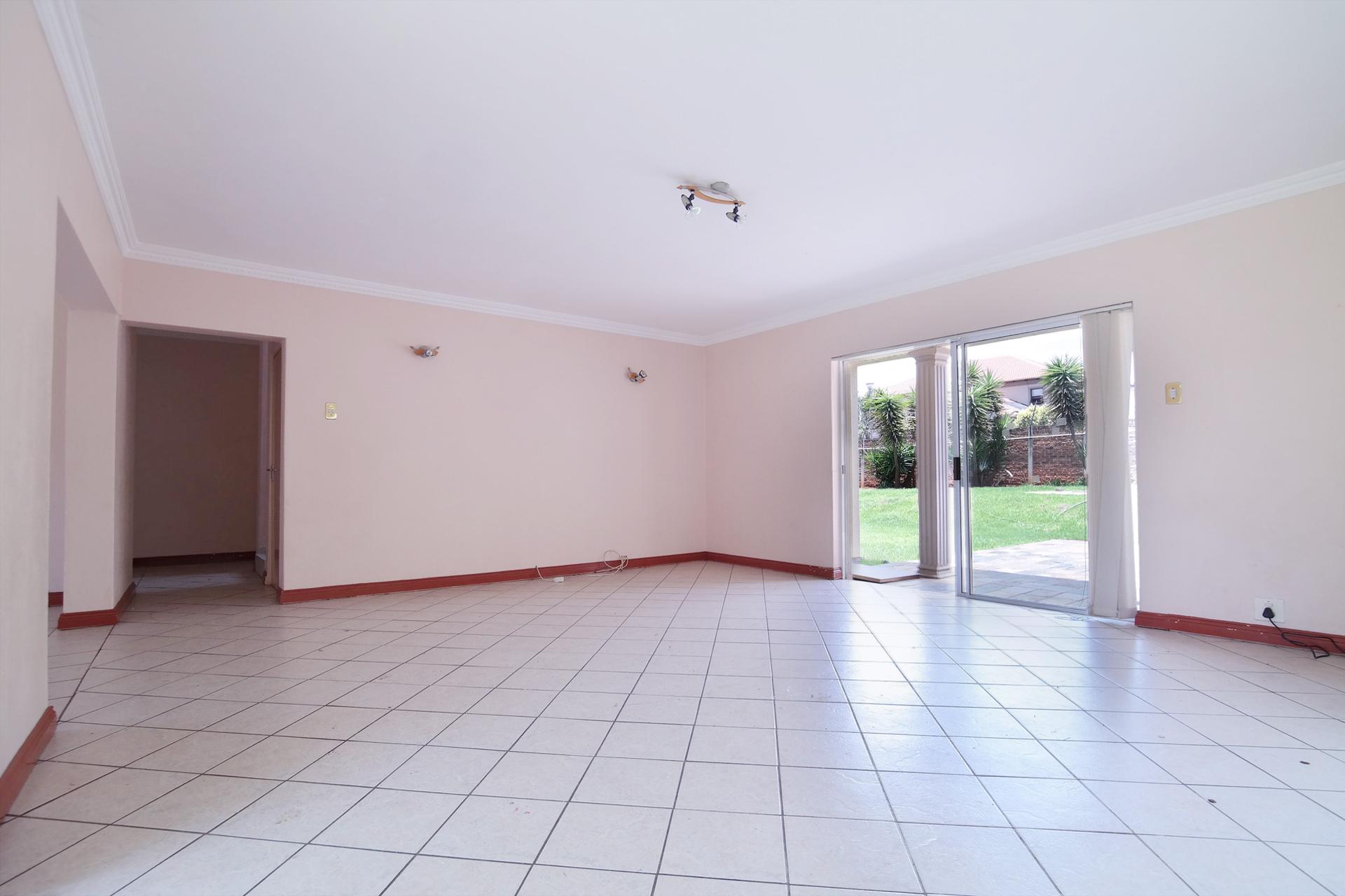 TV Room - 36 square meters of property in Silver Lakes Golf Estate
