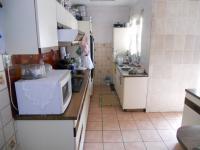 Kitchen - 25 square meters of property in The Wolds