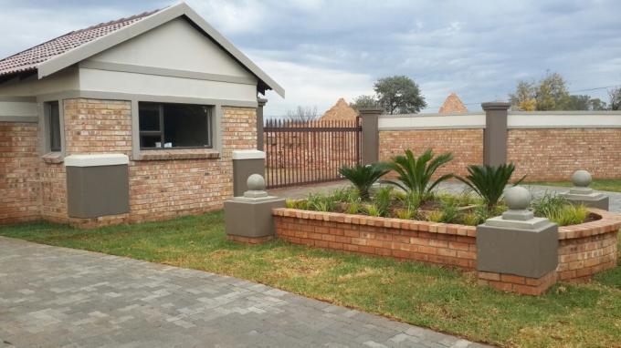 3 Bedroom Sectional Title for Sale For Sale in Meyerton - Private Sale - MR121903