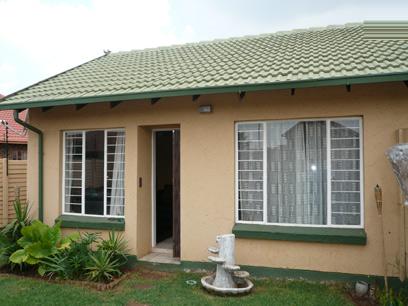 2 Bedroom Simplex for Sale For Sale in Rooihuiskraal - Private Sale - MR12191