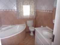Main Bathroom of property in Kenmare