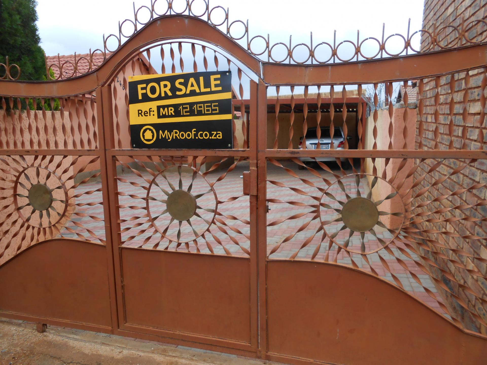Front View of property in Lotus Gardens