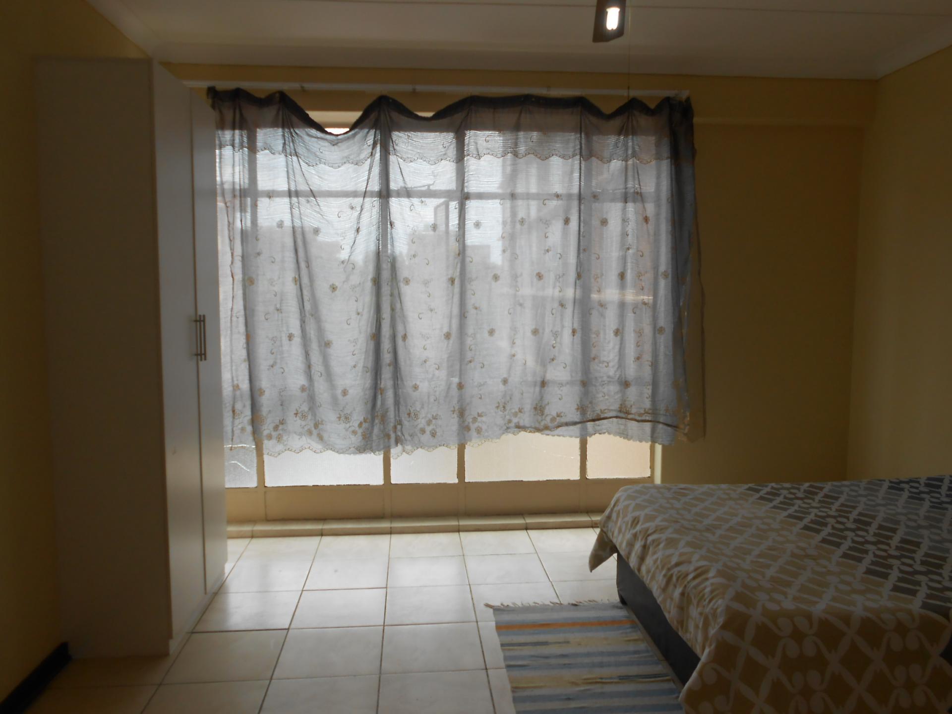 Main Bedroom - 21 square meters of property in Sunnyside