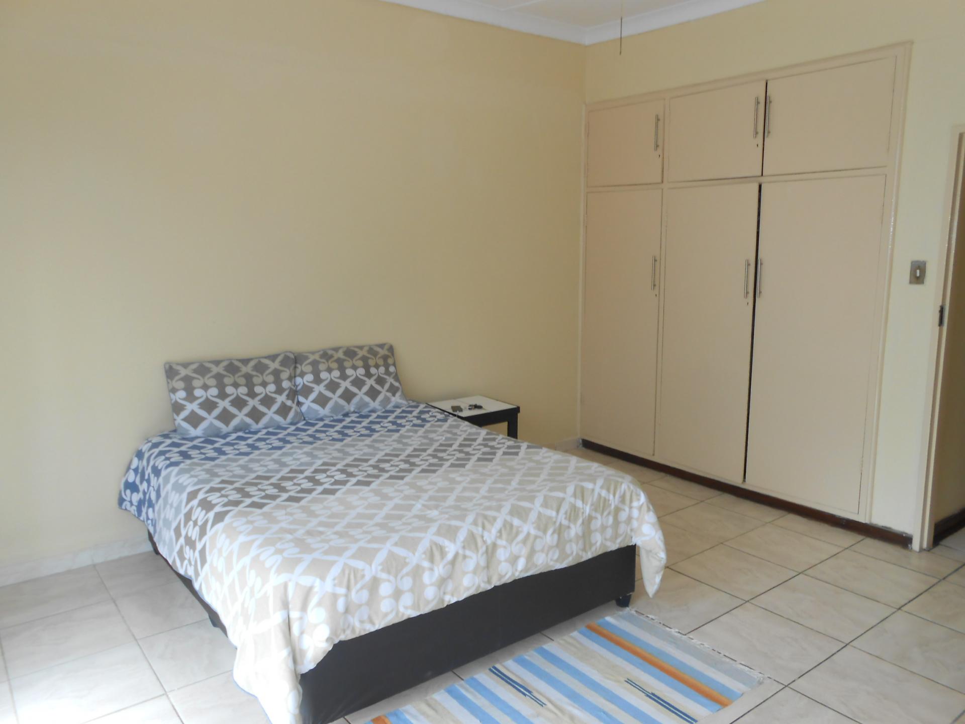 Main Bedroom - 21 square meters of property in Sunnyside