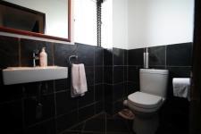 Bathroom 1 - 2 square meters of property in Six Fountains Estate