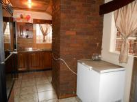 Kitchen - 26 square meters of property in Sunward park