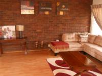 Lounges - 24 square meters of property in Sunward park