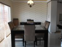 Dining Room - 16 square meters of property in Sunward park