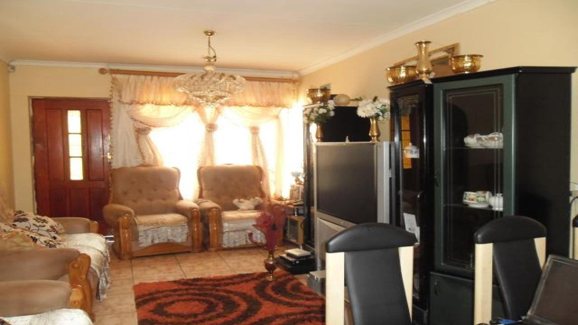 Lounges of property in Parsons Vlei