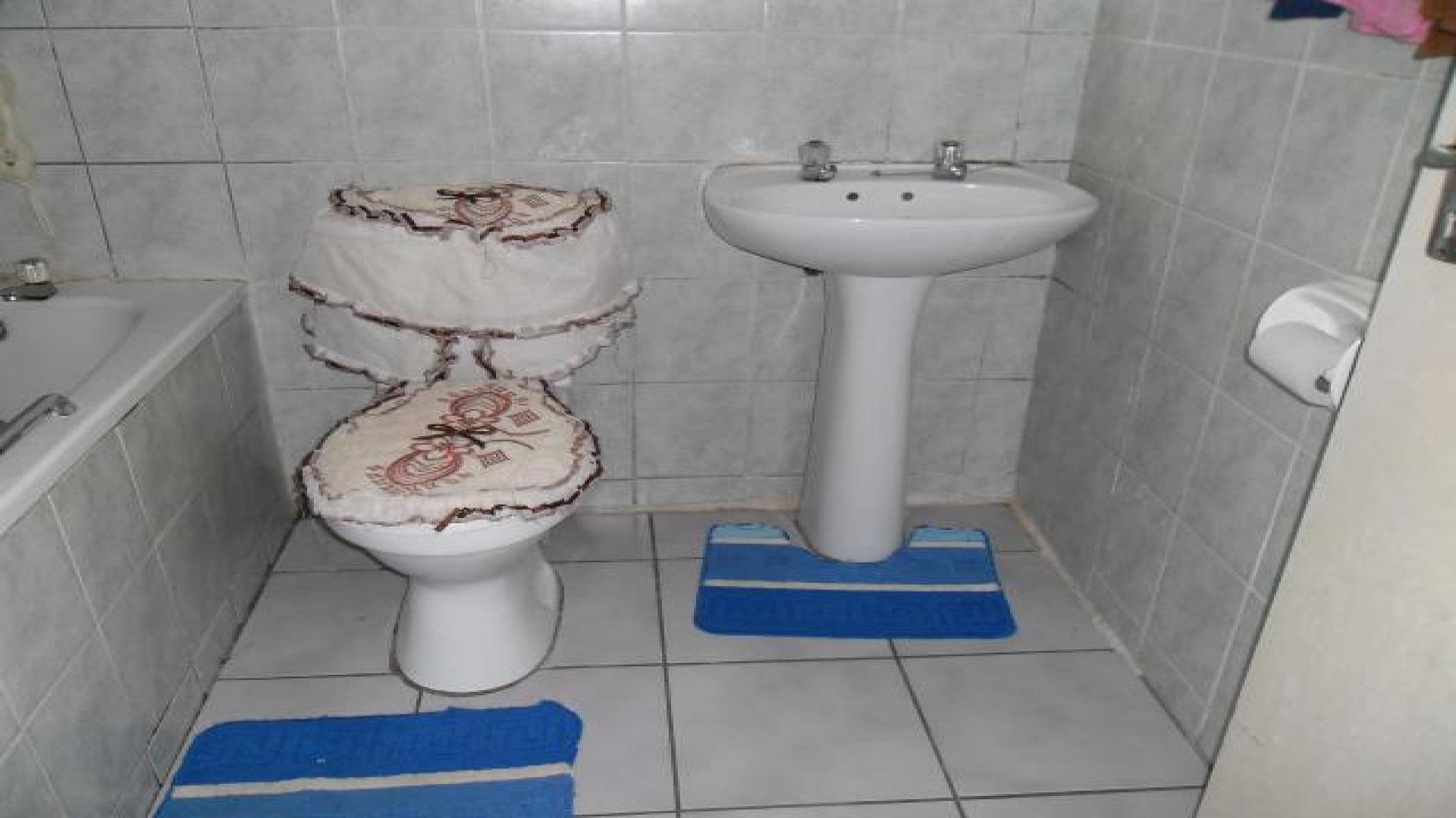 Bathroom 2 of property in Parsons Vlei