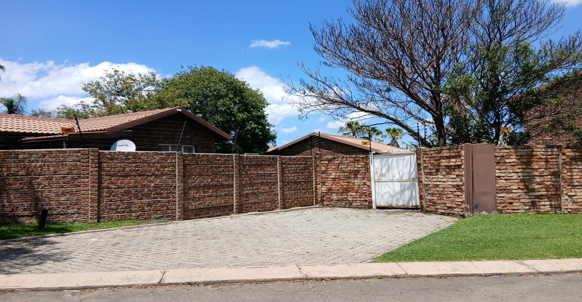 Front View of property in Eden Glen