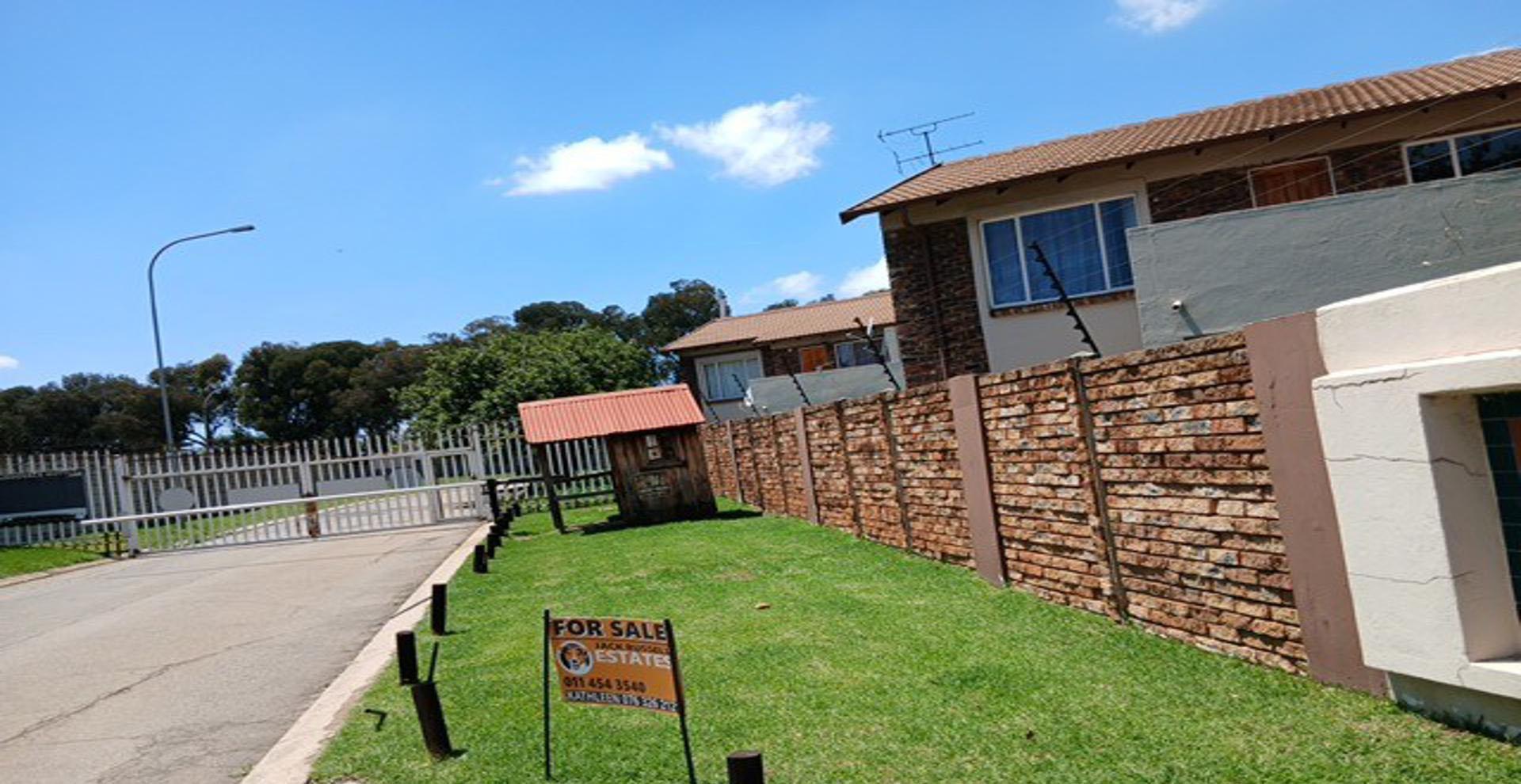 Front View of property in Eden Glen