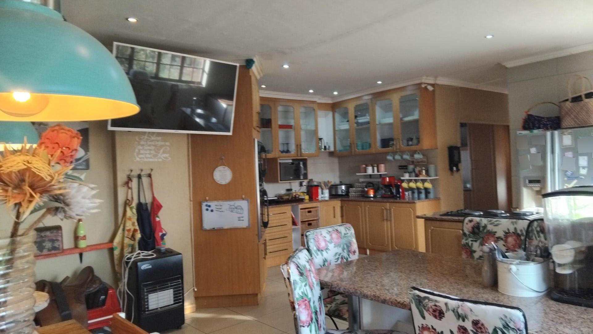 Kitchen of property in Polokwane