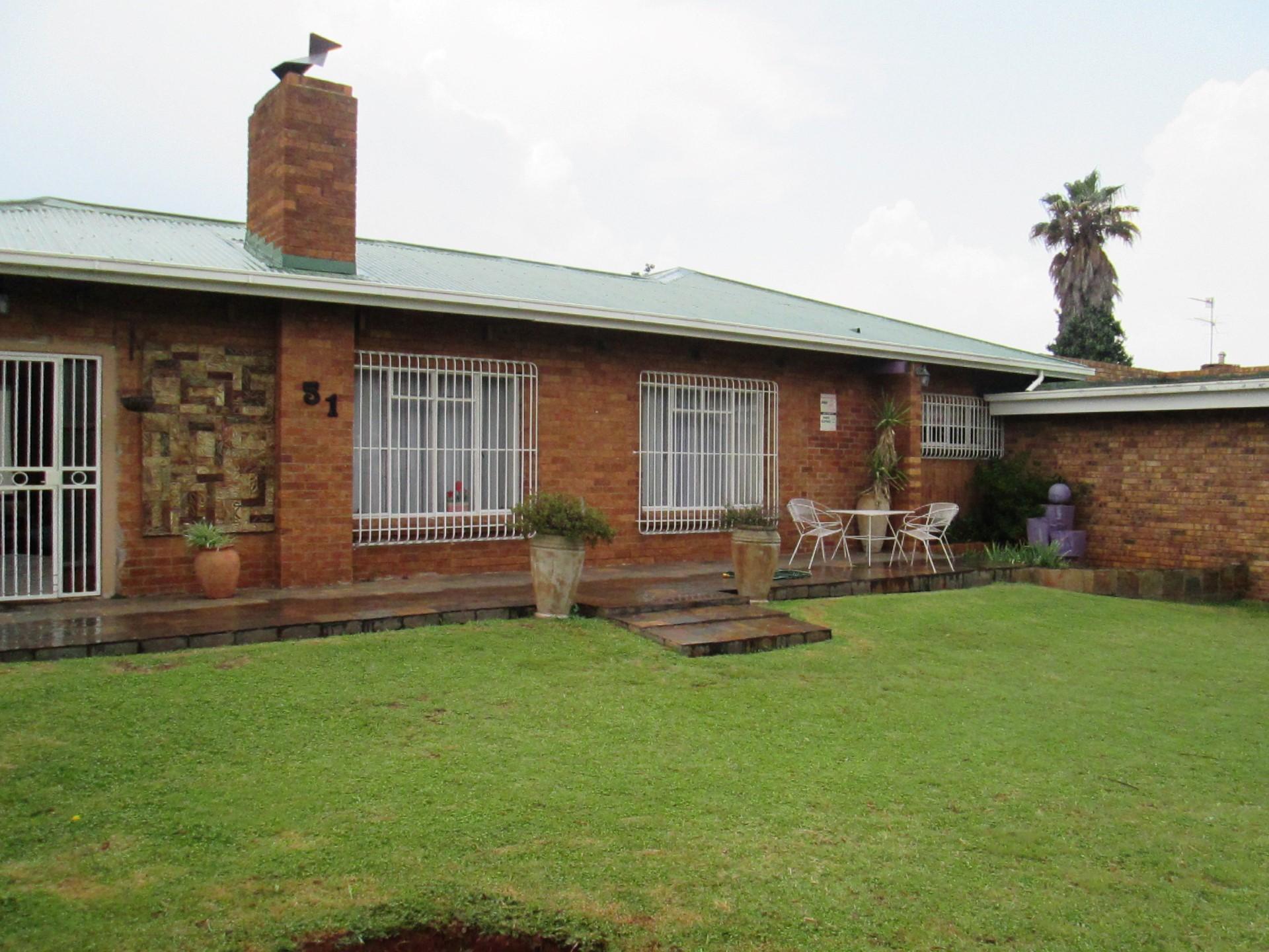 Front View of property in Casseldale