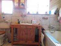 Main Bathroom - 20 square meters of property in Casseldale