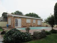 Front View of property in Casseldale