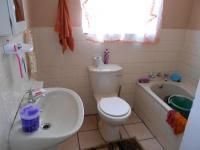 Bathroom 1 - 5 square meters of property in Dalpark