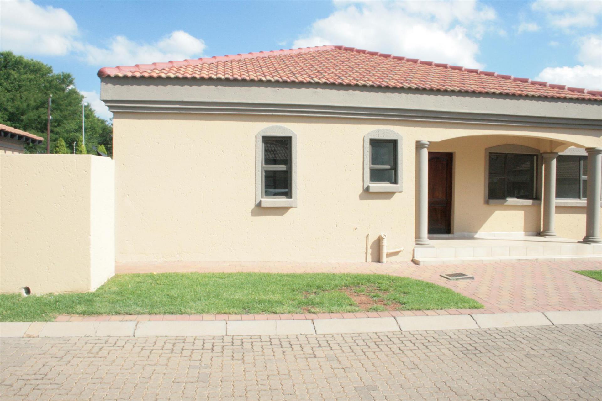 Front View of property in Centurion Central