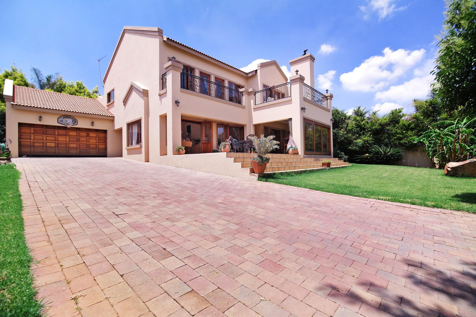 Front View of property in Woodhill Golf Estate