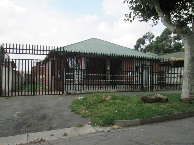 2 Bedroom House for Sale For Sale in Turffontein - Home Sell - MR122707