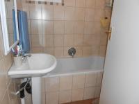 Main Bathroom - 4 square meters of property in Pollak Park