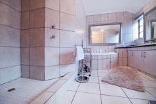 Main Bathroom - 7 square meters of property in Silver Lakes Golf Estate