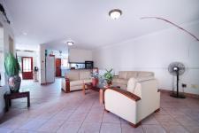 Dining Room - 37 square meters of property in Woodhill Golf Estate
