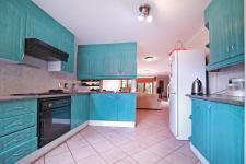 Kitchen - 19 square meters of property in Woodhill Golf Estate