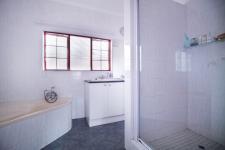 Main Bathroom - 9 square meters of property in Woodhill Golf Estate