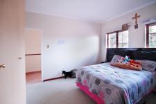 Bed Room 2 - 16 square meters of property in Woodhill Golf Estate