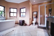 Main Bathroom - 14 square meters of property in Cormallen Hill Estate