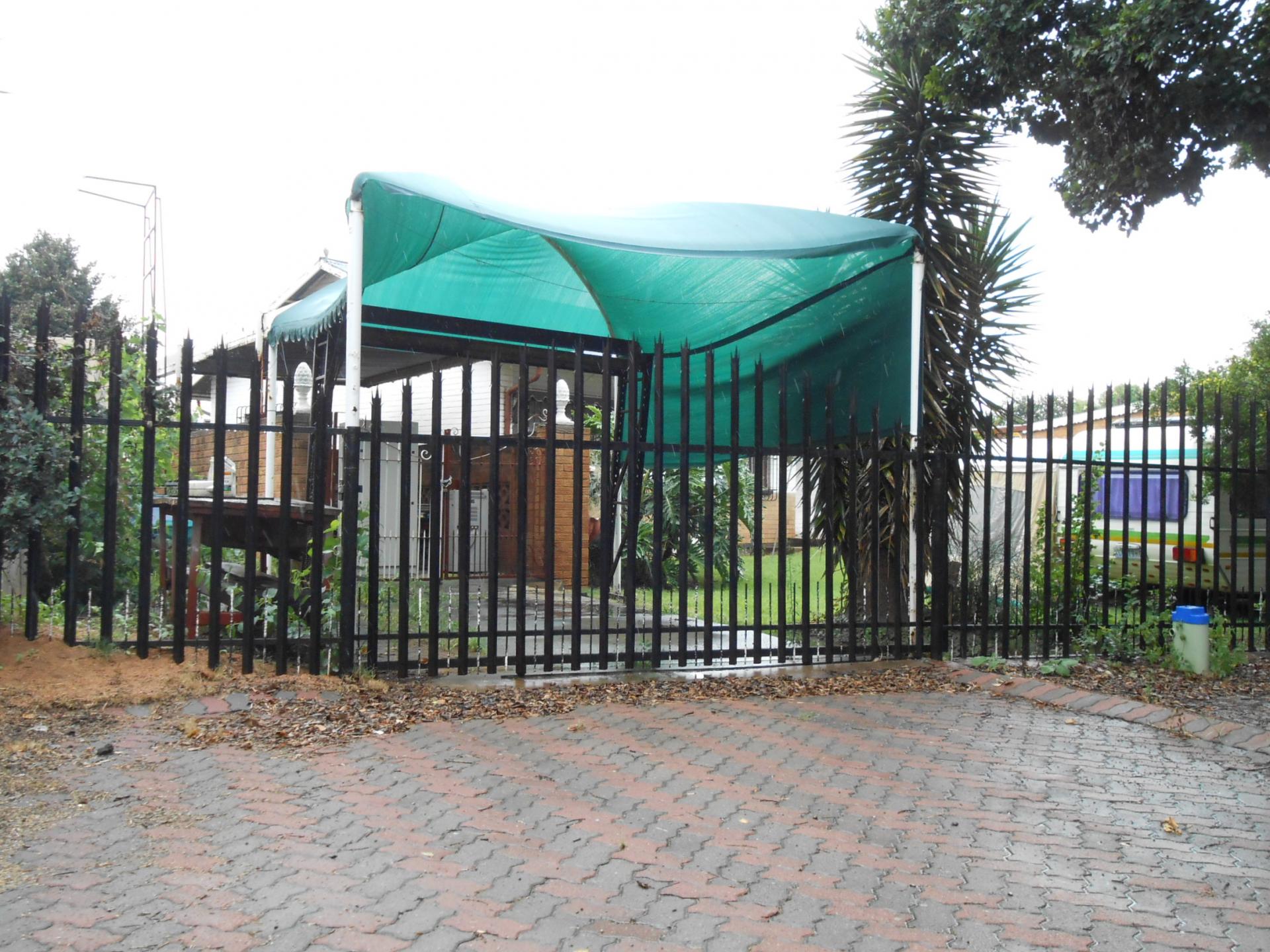 Front View of property in Brenthurst