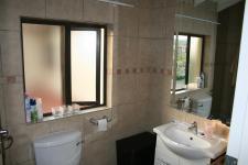 Main Bathroom - 4 square meters of property in Tijger Vallei